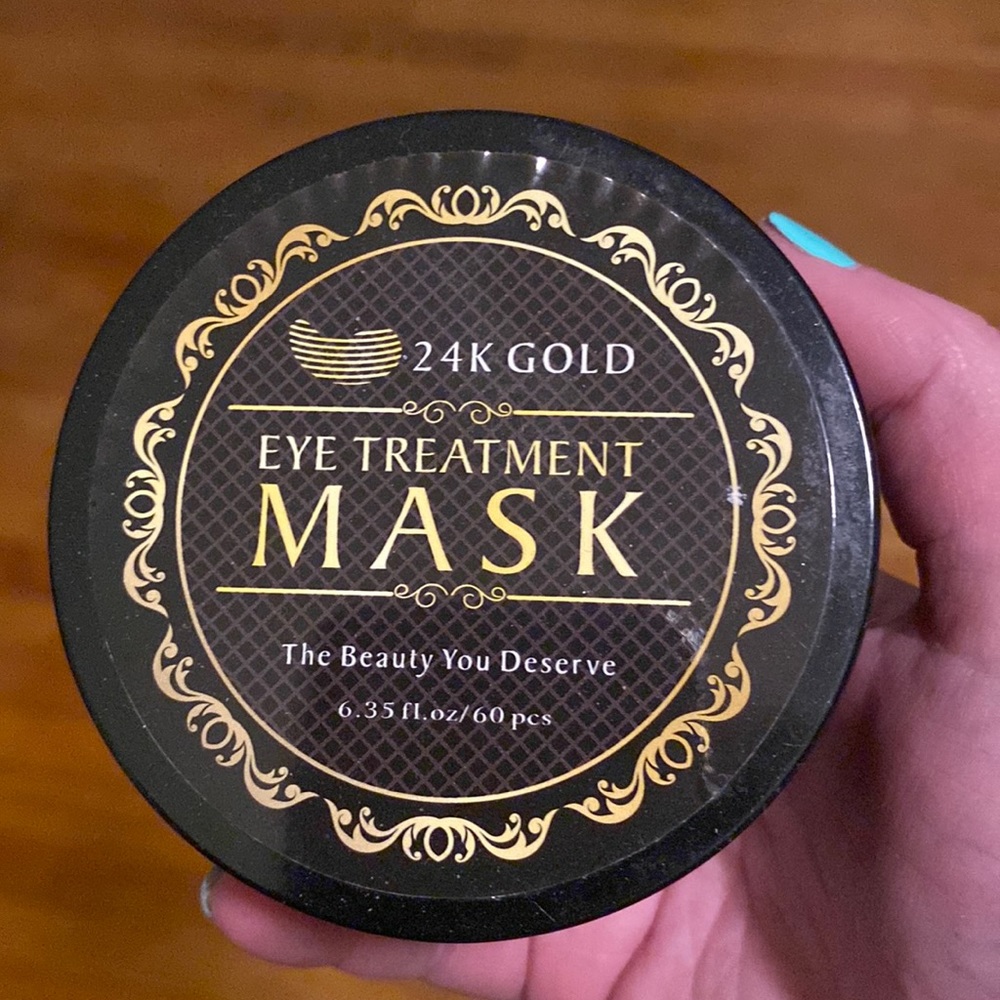 Eye treatment mask